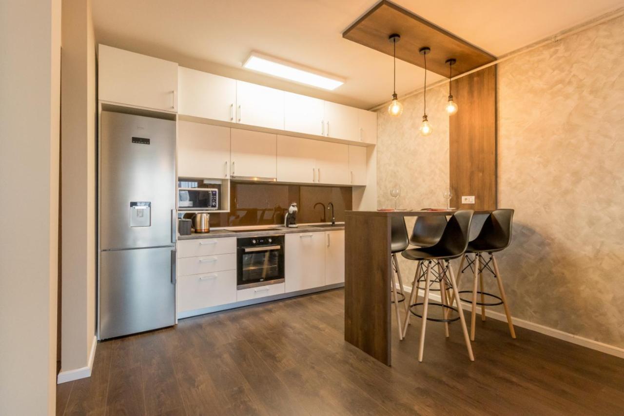 Modern Downtown Apartment Клуж-Напока Екстериор снимка