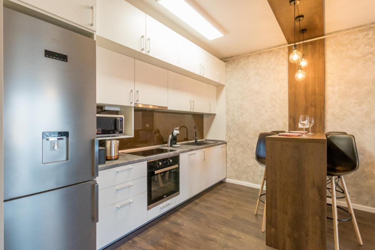 Modern Downtown Apartment Клуж-Напока Екстериор снимка