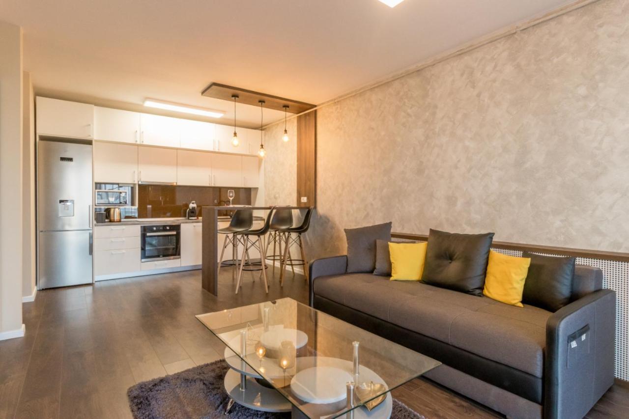 Modern Downtown Apartment Клуж-Напока Екстериор снимка