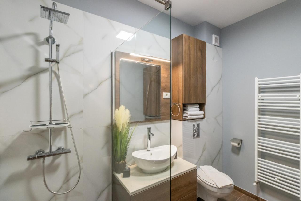 Modern Downtown Apartment Клуж-Напока Екстериор снимка
