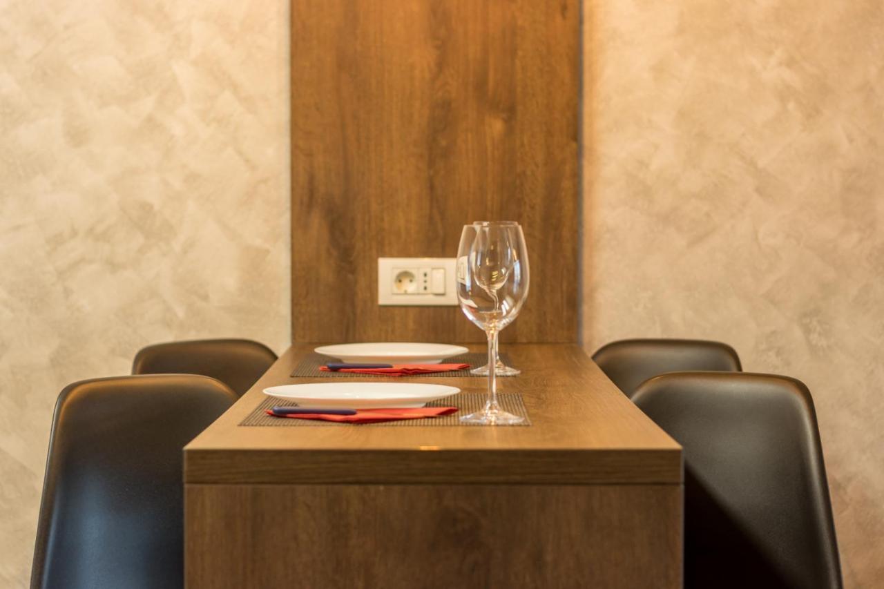 Modern Downtown Apartment Клуж-Напока Екстериор снимка