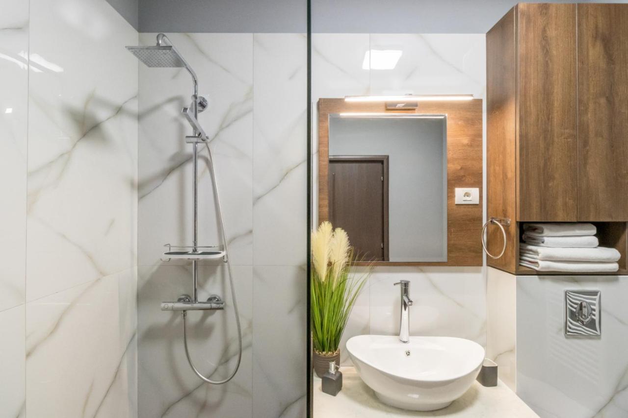 Modern Downtown Apartment Клуж-Напока Екстериор снимка
